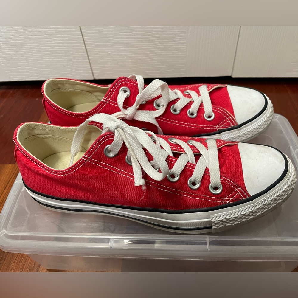 Women’s size 7 red Converse